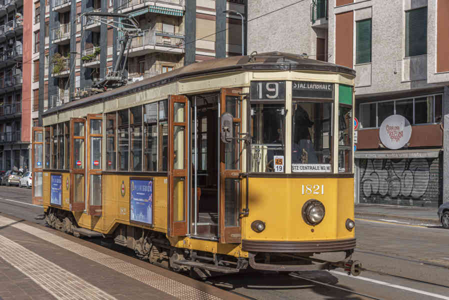 Italia - Milán 187 - tranvia.jpg